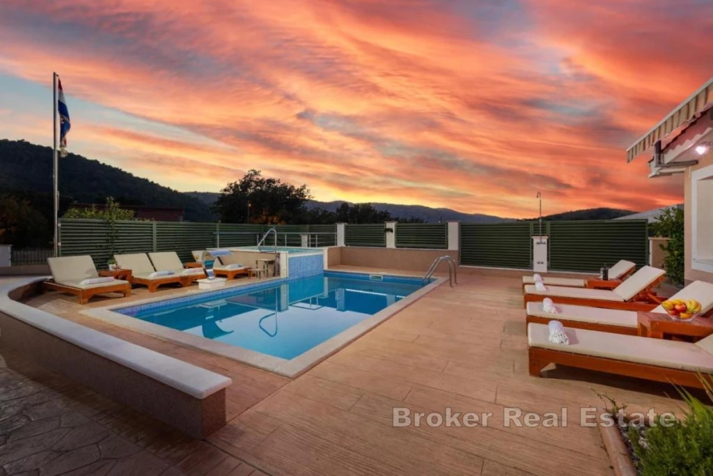 For sale villa, residence, Split, Zrnovnica