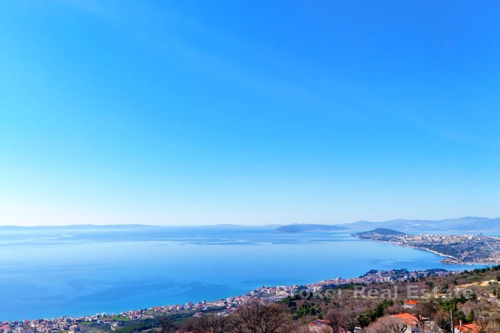 Renovated house with sea view