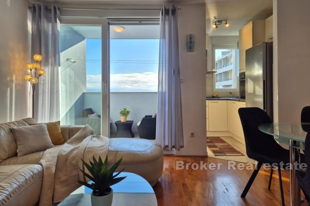 Apartment with sea view
