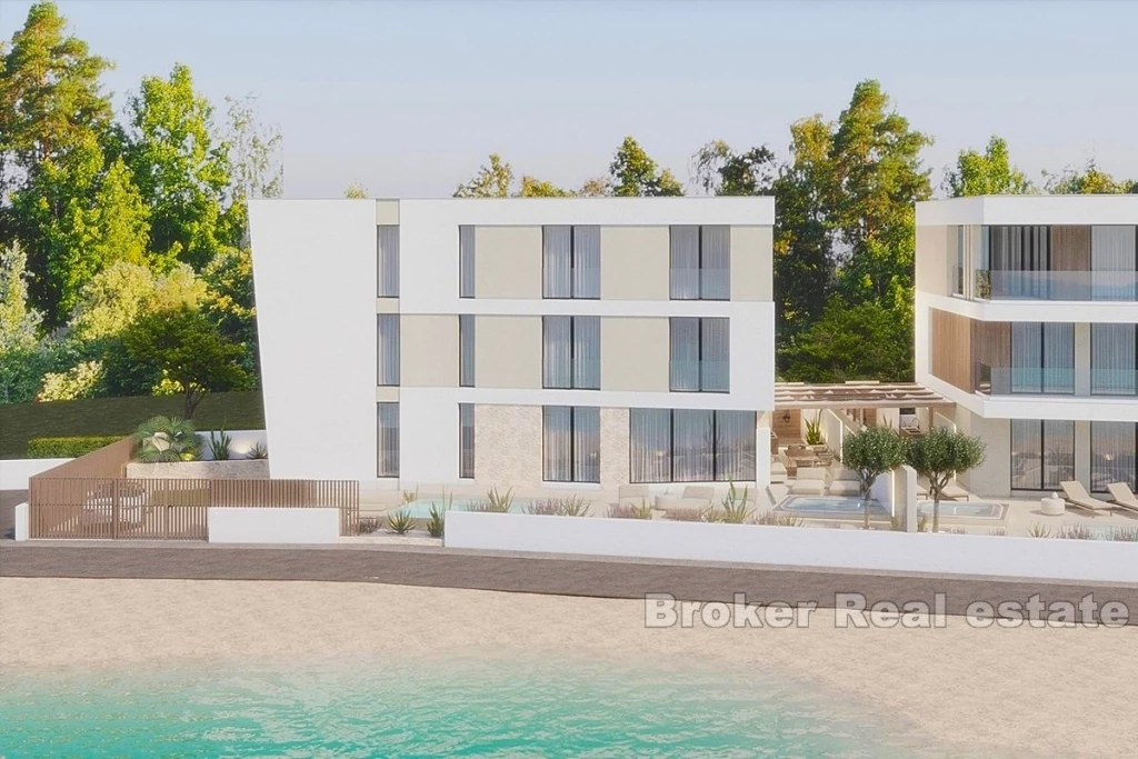 Villa by the beach, first row to the sea