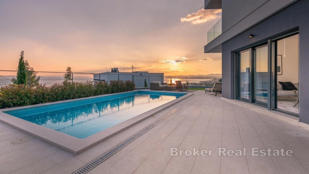 Luxury villa with pool and sea view