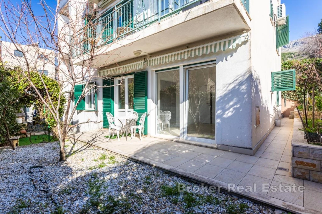 Apartment house near the sea