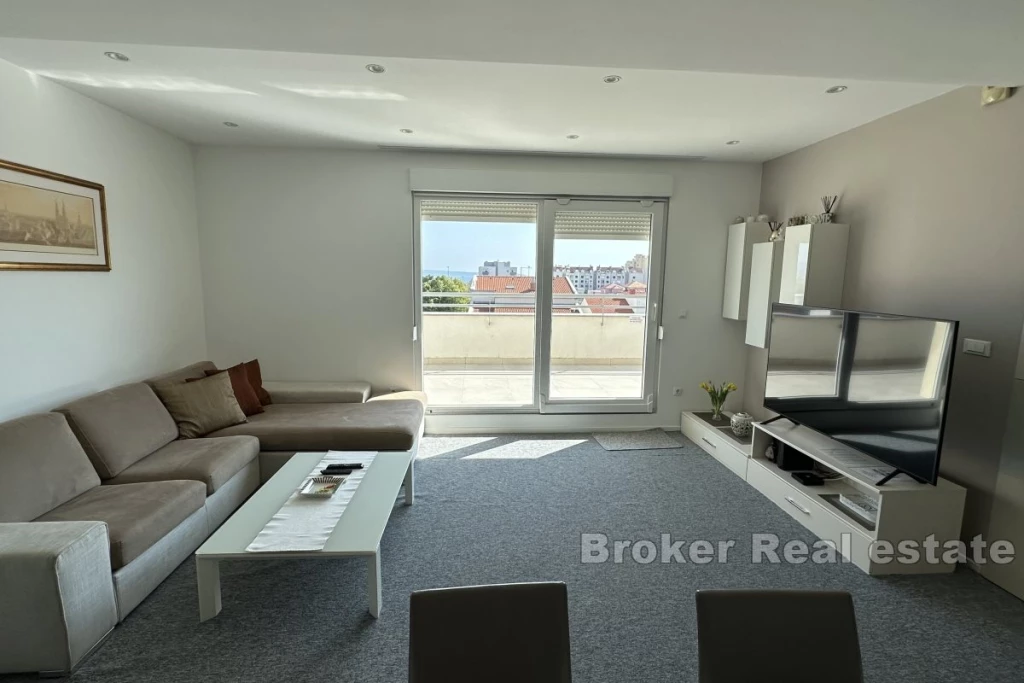 Attractive penthouse with large terrace and jacuzzi