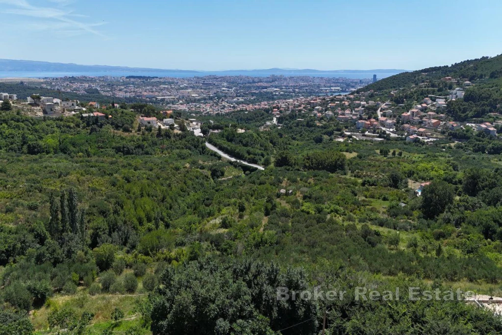 Building plot with a panoramic view