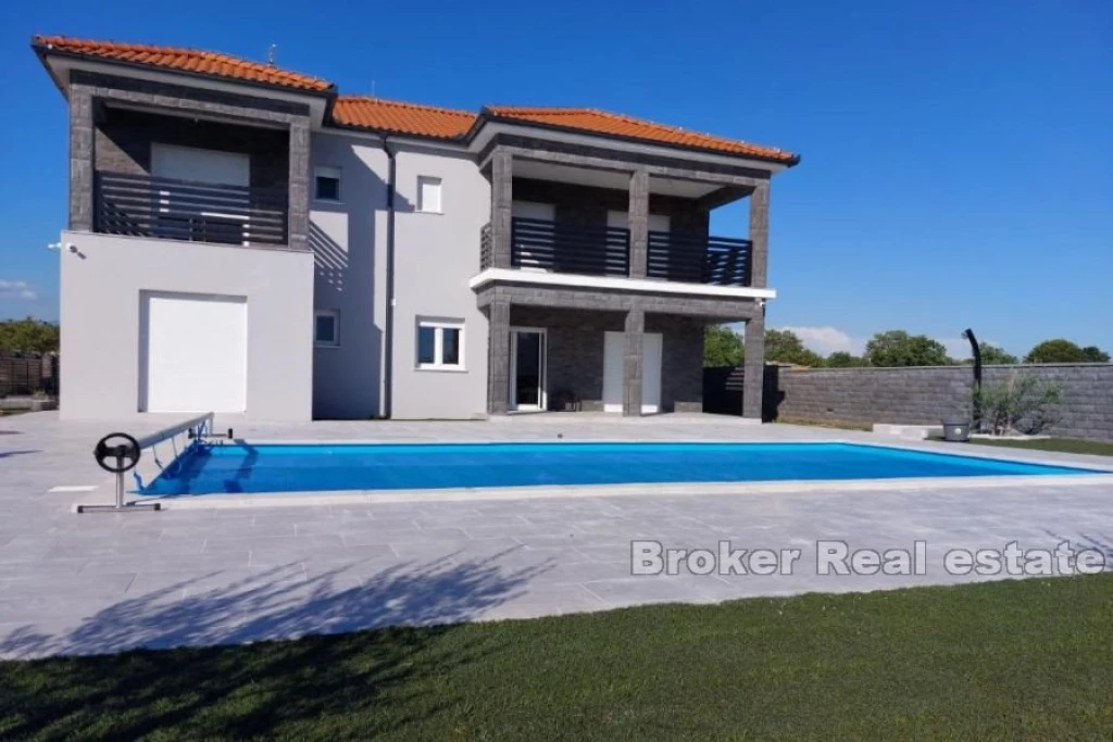 Newly built villa with pool