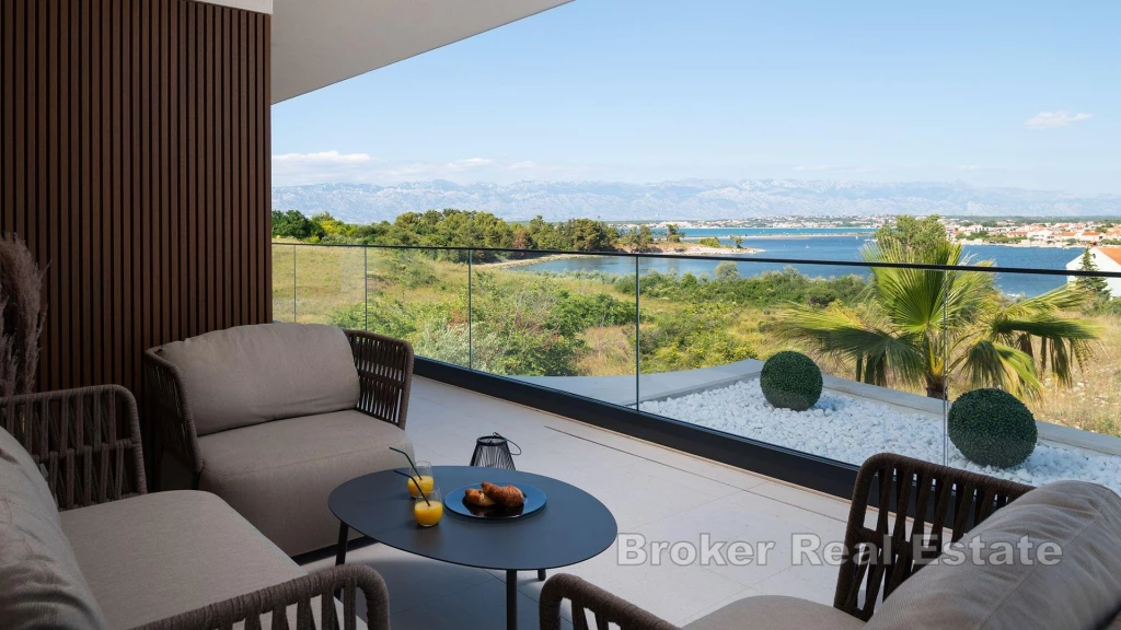 Villa with pool near the sea