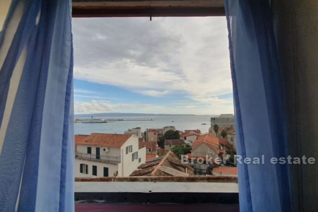 Three-room apartment in the center of Split