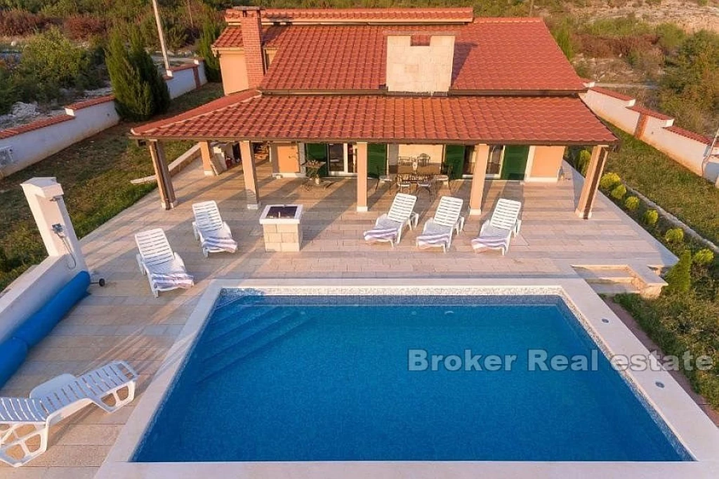 Modern house with pool near Split