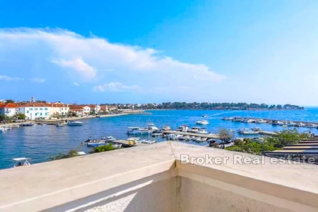 Zadar apartment house first row to the sea