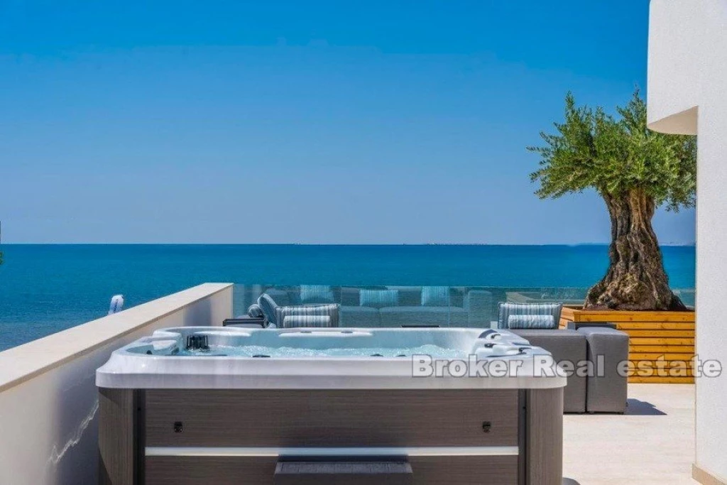 Luxury villa with sea view
