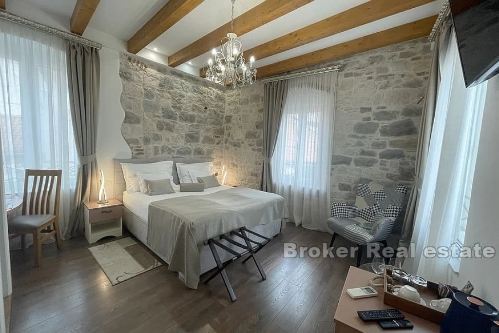 Apartment with four units