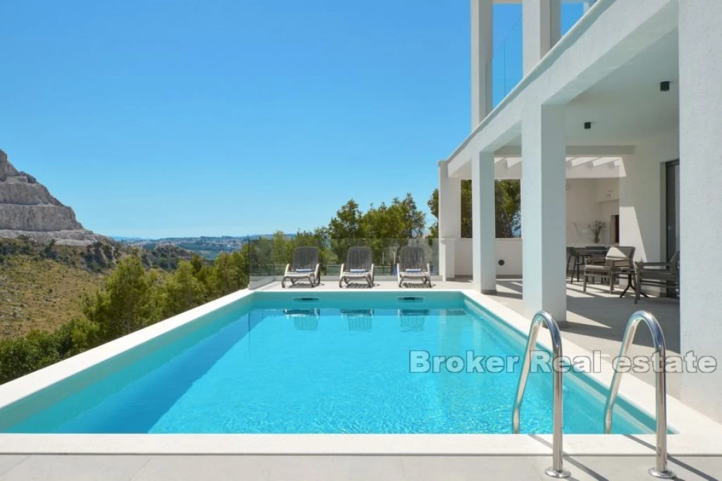 Luxury villa with pool