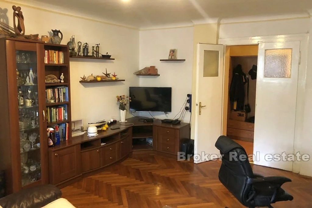 Apartment with sea view