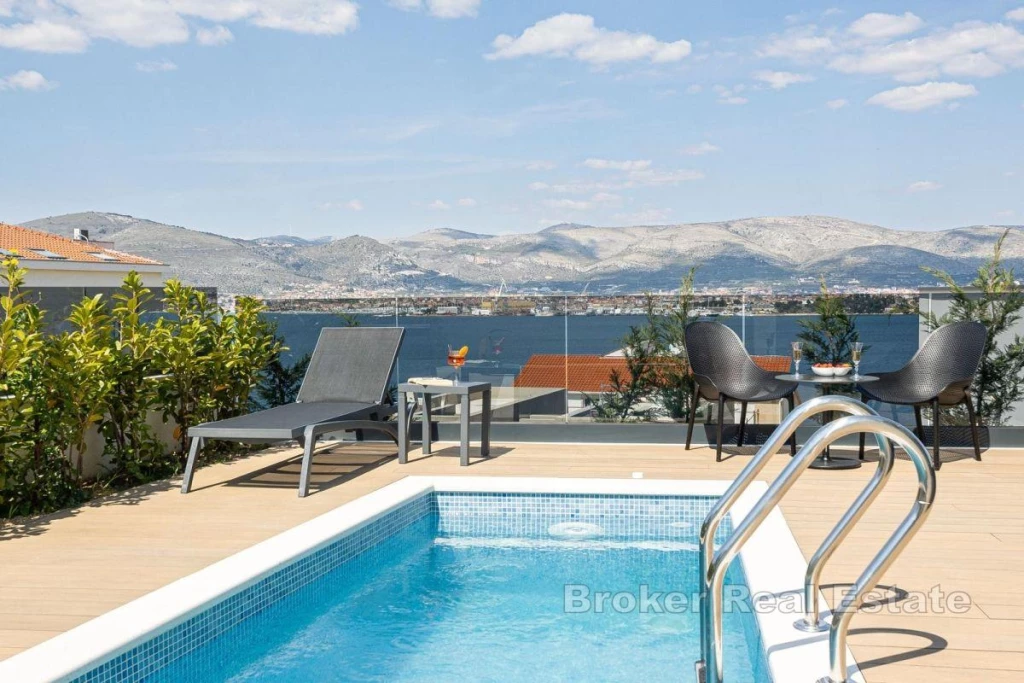 Modern villa with pool and sea view