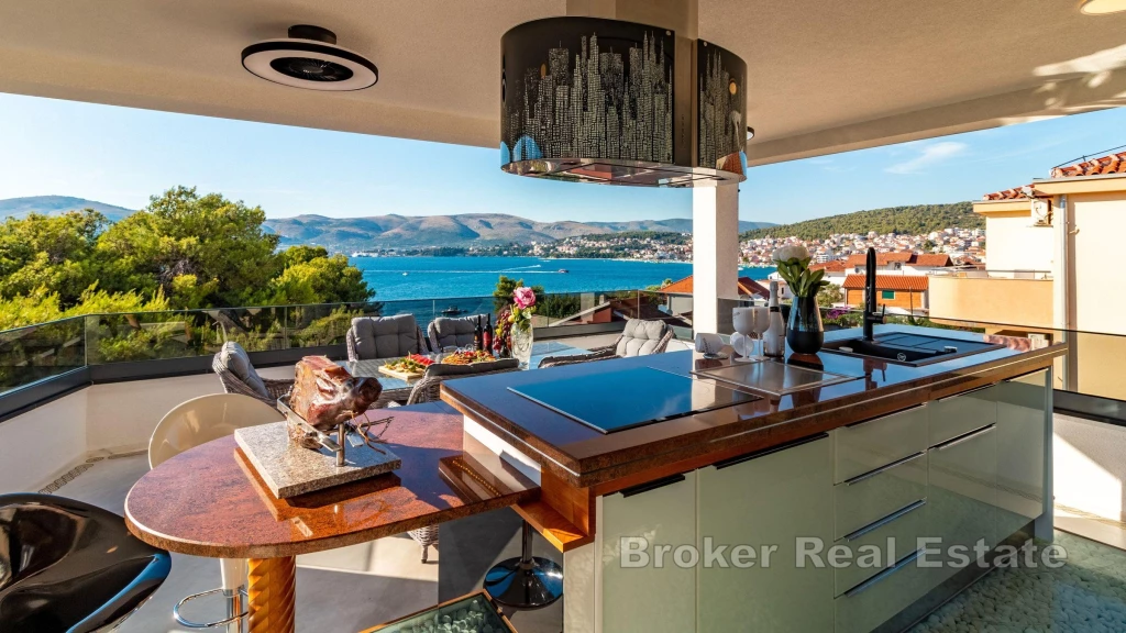 Luxury villa with panoramic sea view