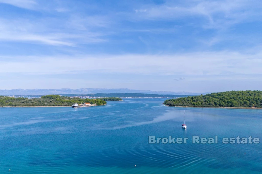 House with open sea view