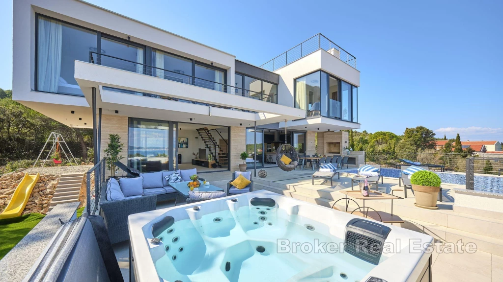 Modern villa with pool and sea view