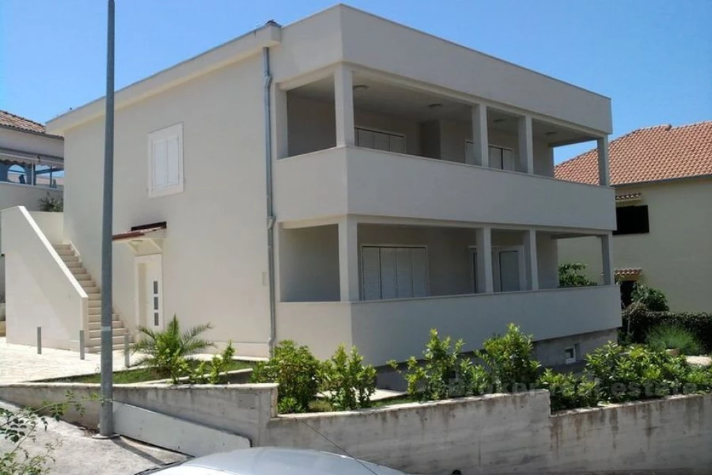 The villa of 280m2 on a plot of 521m2, for sale