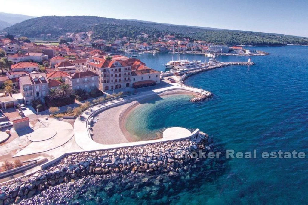 Building plot with sea view