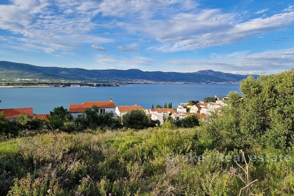 Building land plot with the sea view