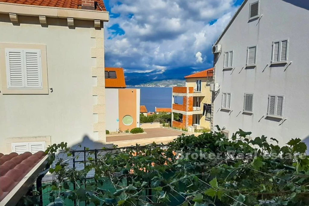 Apartment with garden