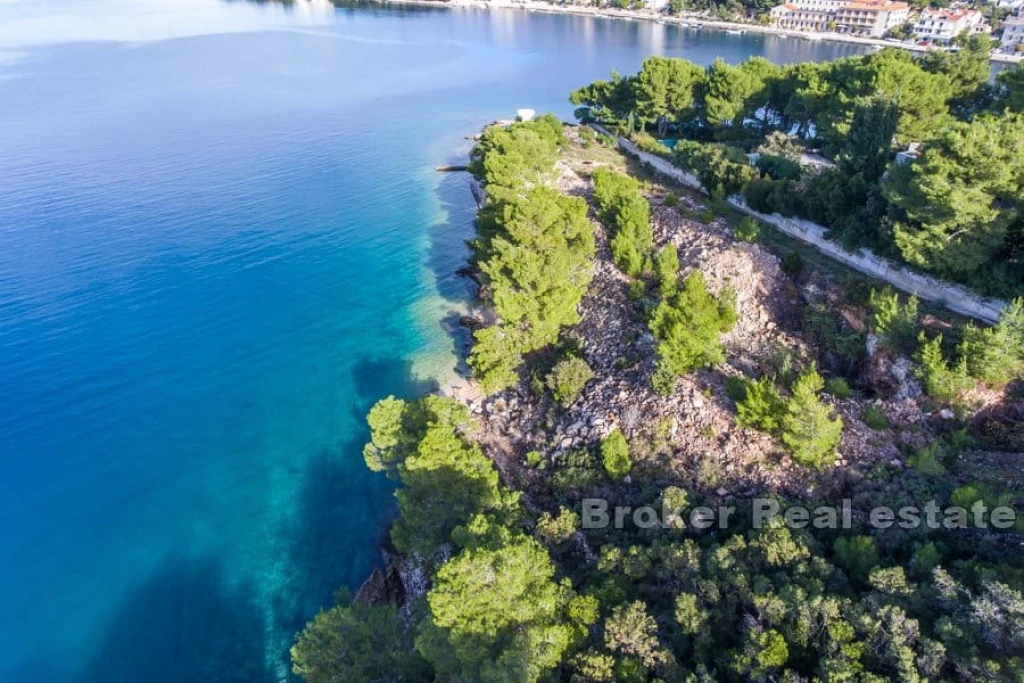 Building land first row to the sea
