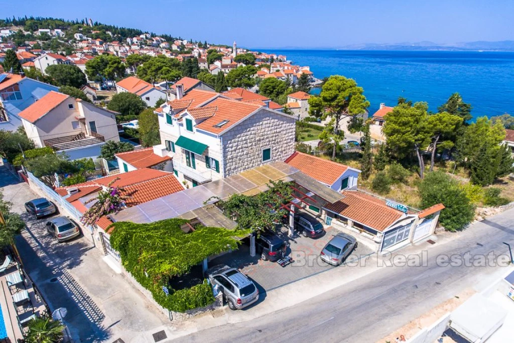House with 9 apartments, for sale