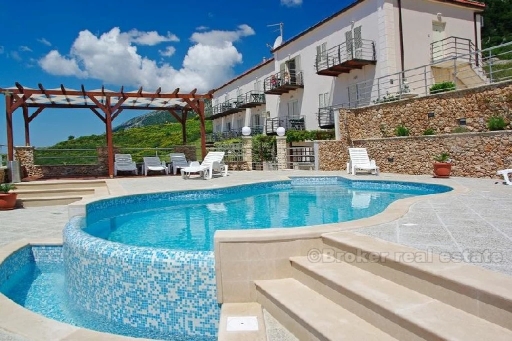 Apartment house with the pool and sea view, for sale