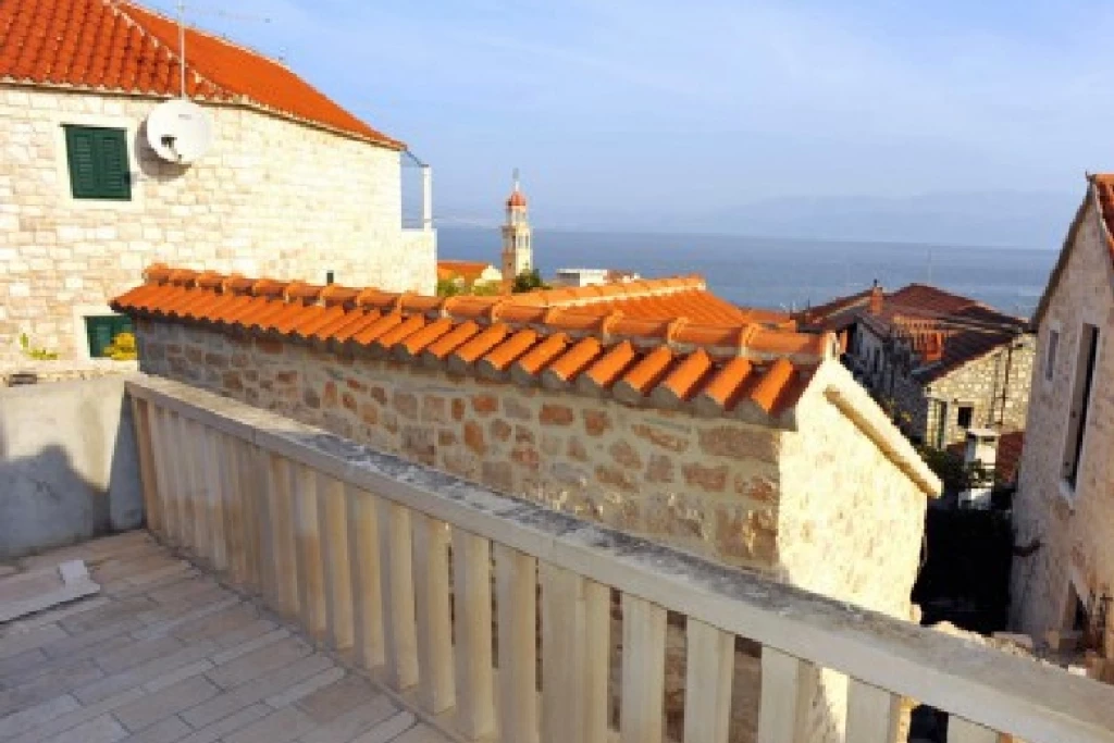 A beautiful stone house built in 1830, for sale