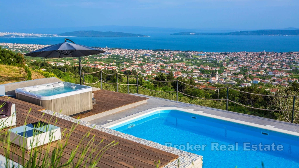 Luxury villa with panoramic sea view