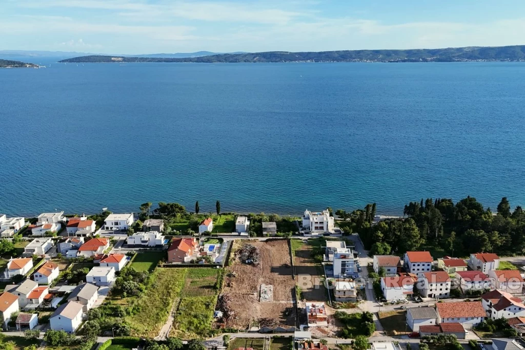 Building plot near the sea with a view