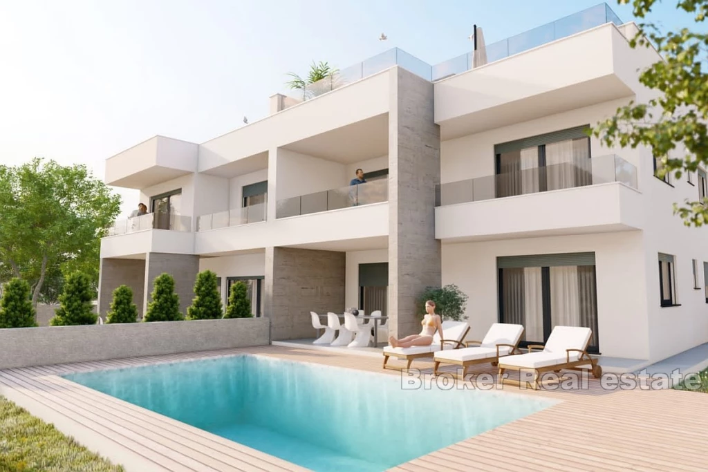 Luxury apartment with swimming pool