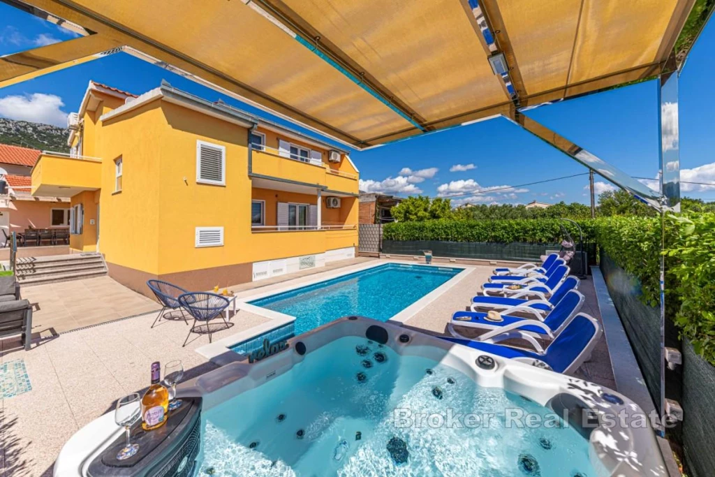 c3-1-name c2-4-name, Kastela, Kaštel Lukšić