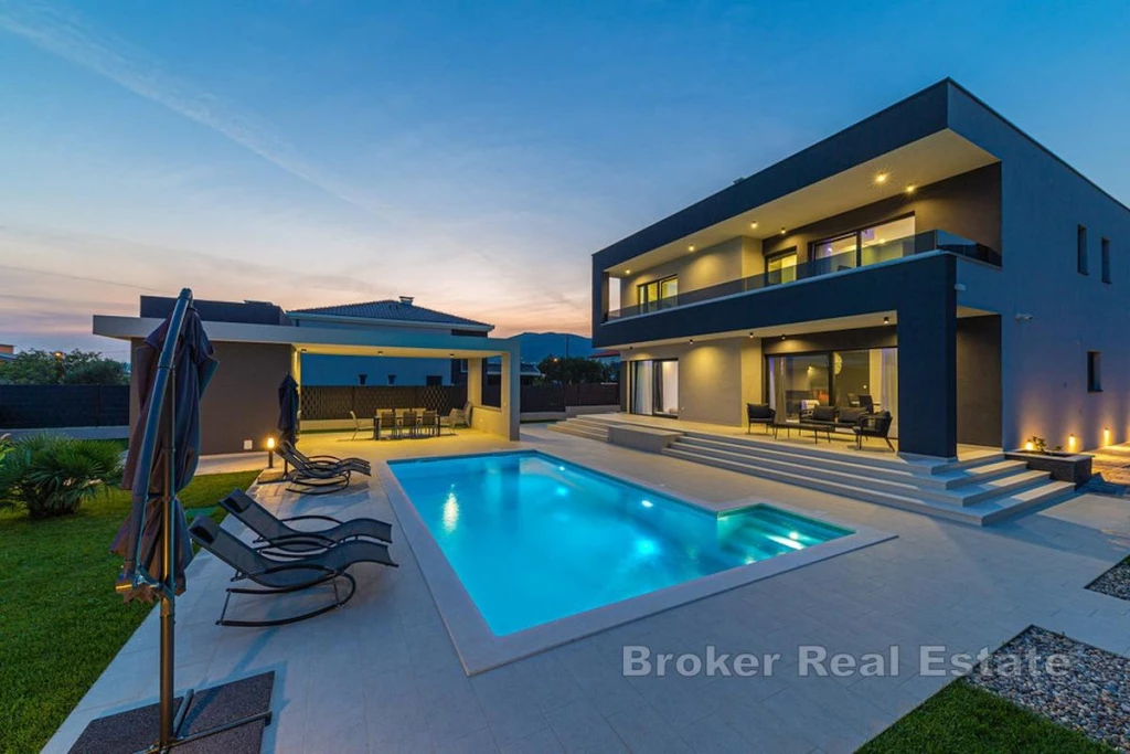 Newly built villa with pool