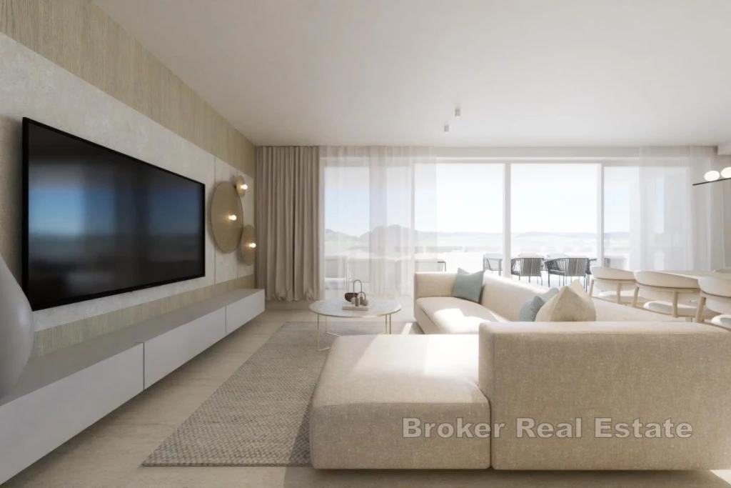 Exclusive penthouse with a swimming pool in the first row to the sea