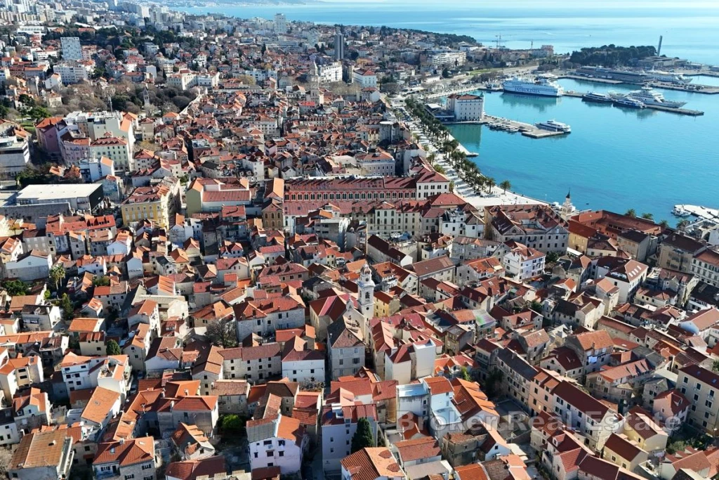 Luxury accommodation units in the city center