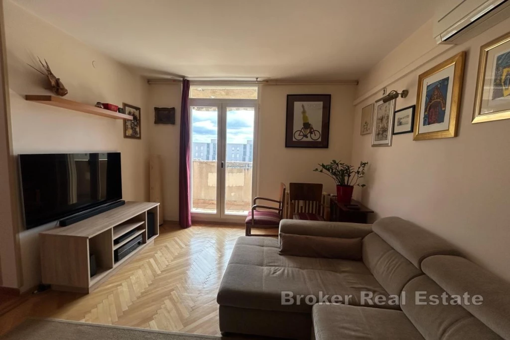 Spacious fully furnished one-bedroom apartment