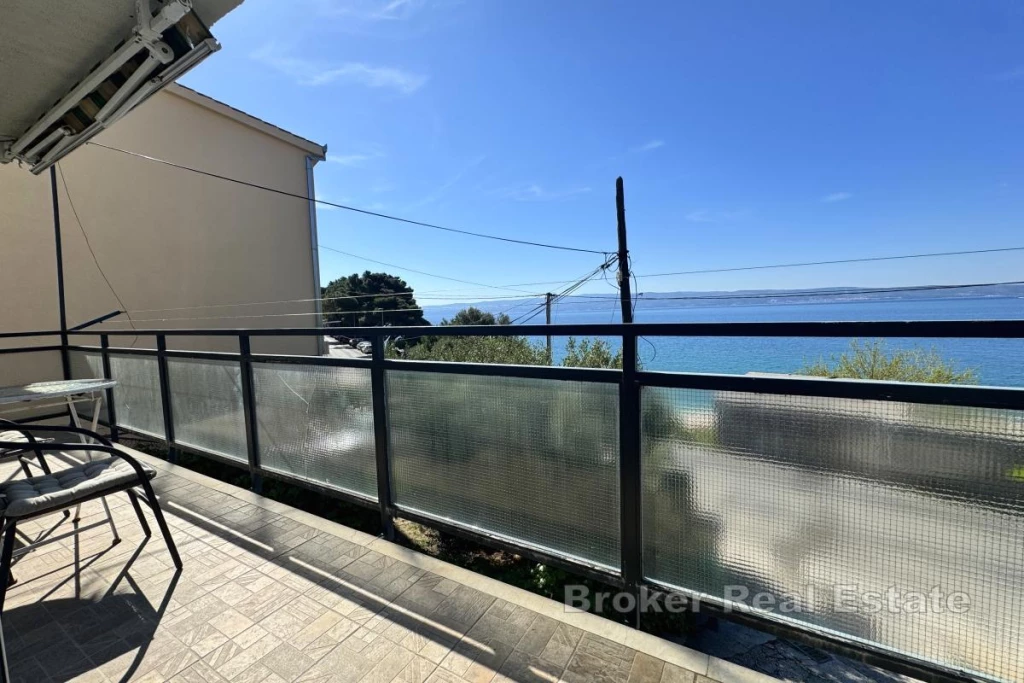 Two-bedroom apartment with sea view