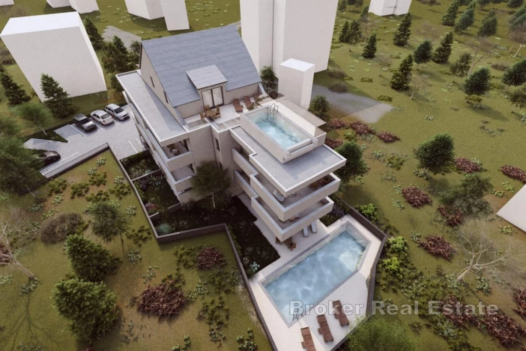 Luxury penthouse with private pool and sea view