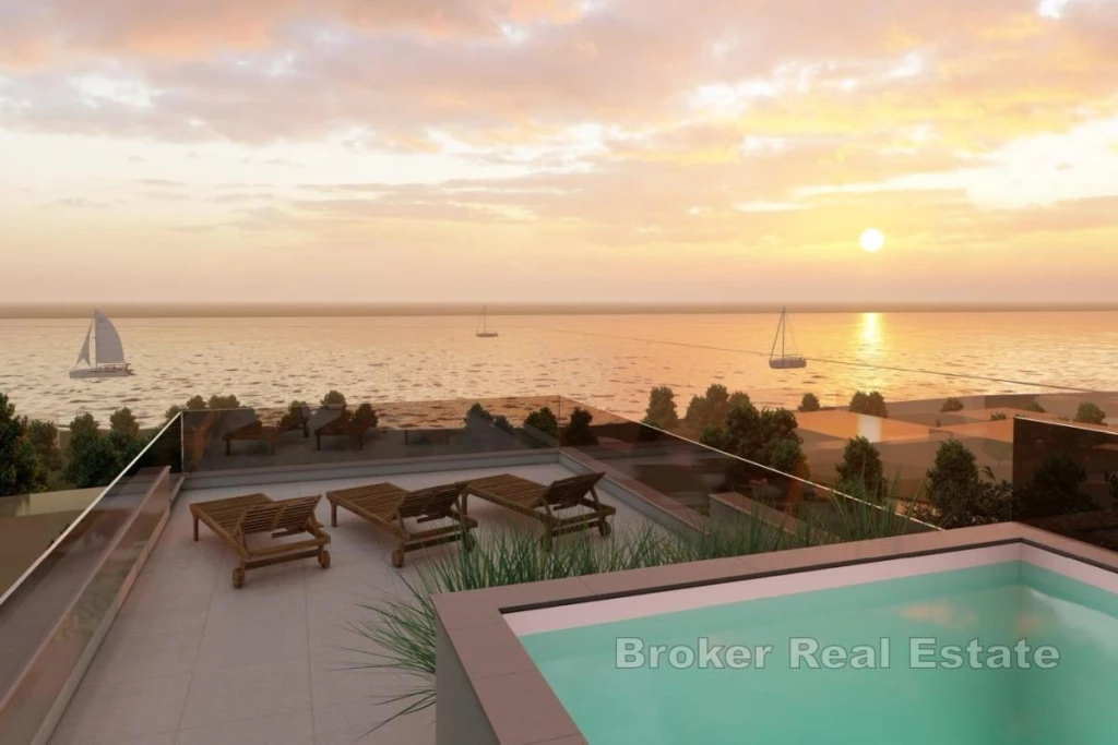 Luxury apartment with private pool and sea view