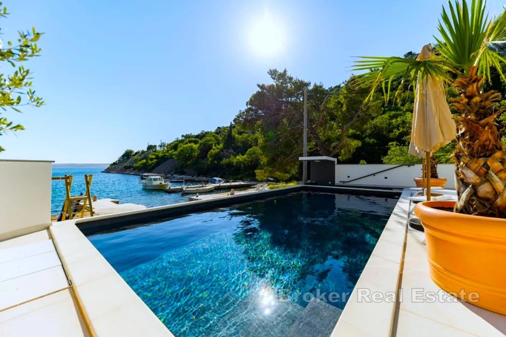 Villa first row to the sea