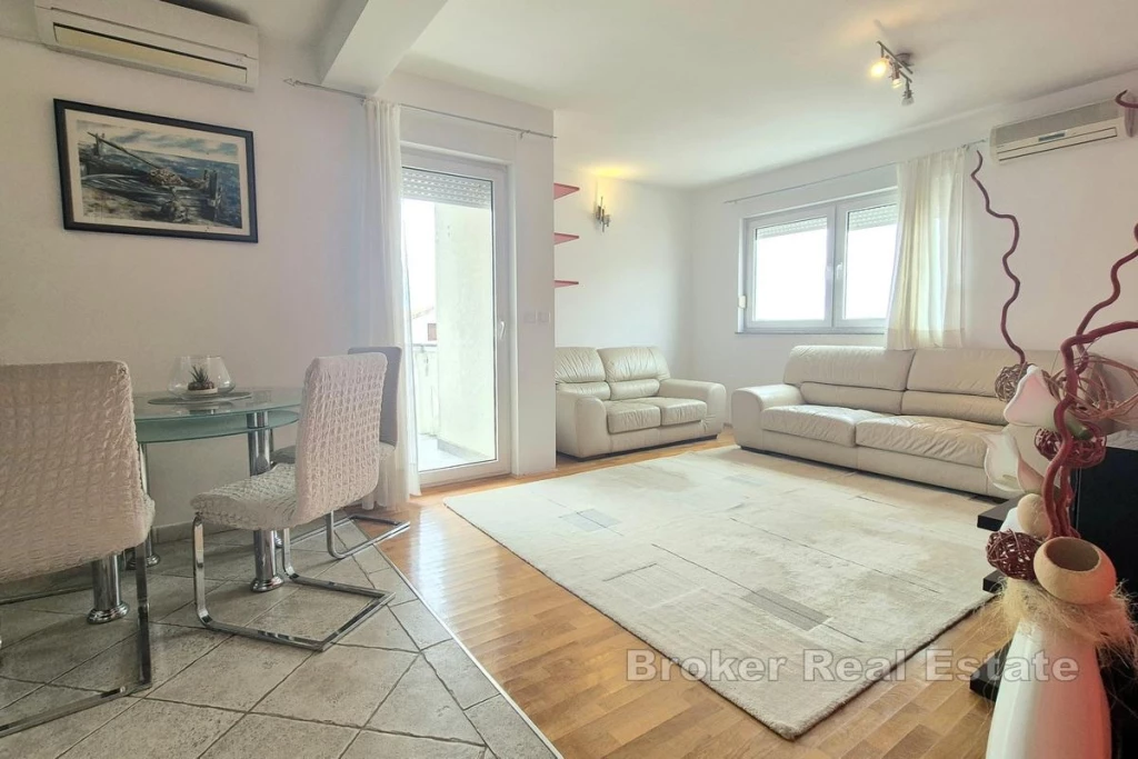 Apartment with parking space