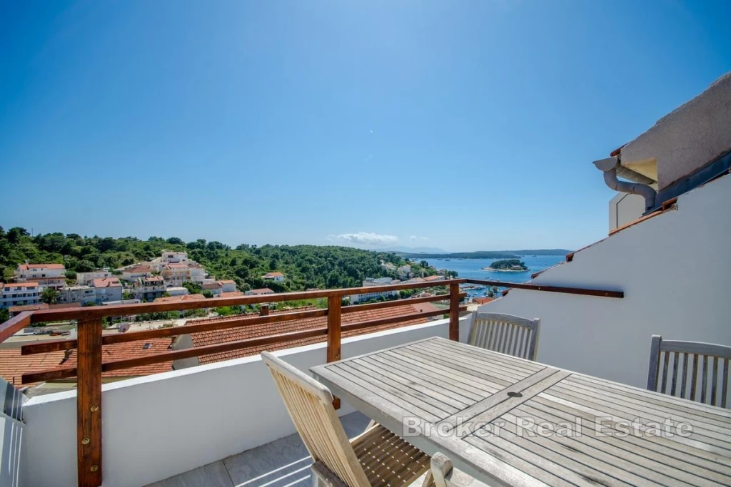 Studio apartment with sea view