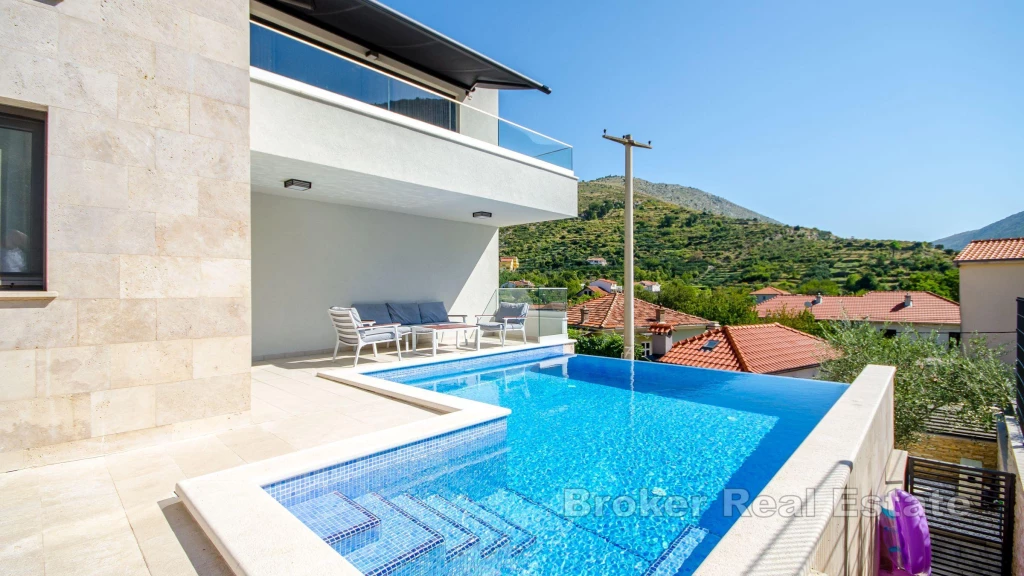 Newly built villa with swimming pool