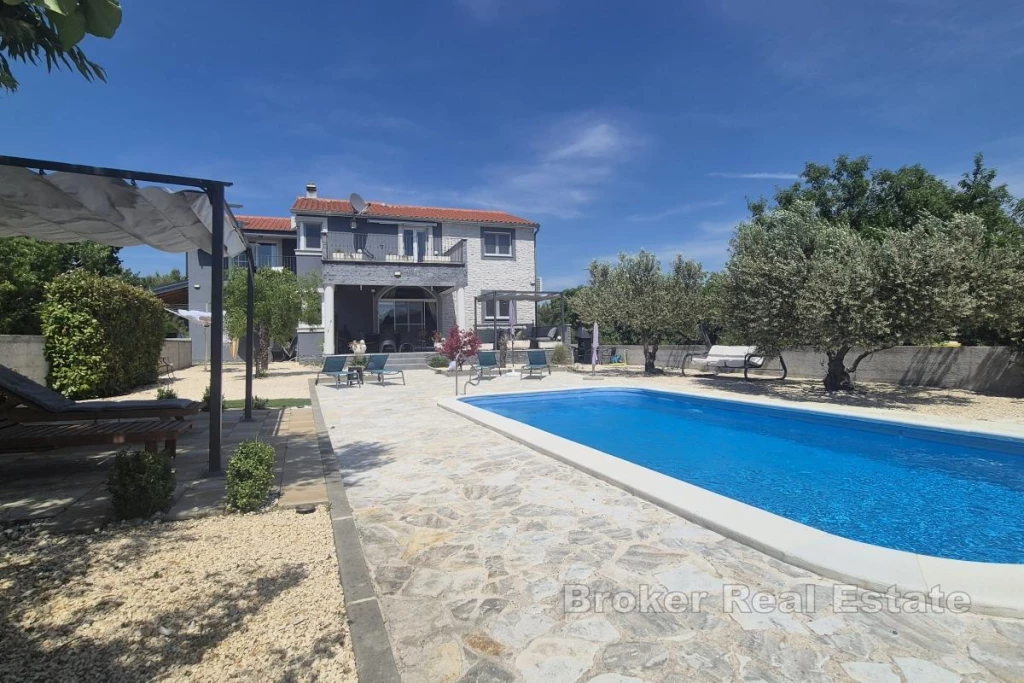 Four bedroom house with a pool