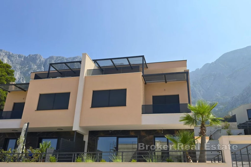 Modern house with pool in an attractive location