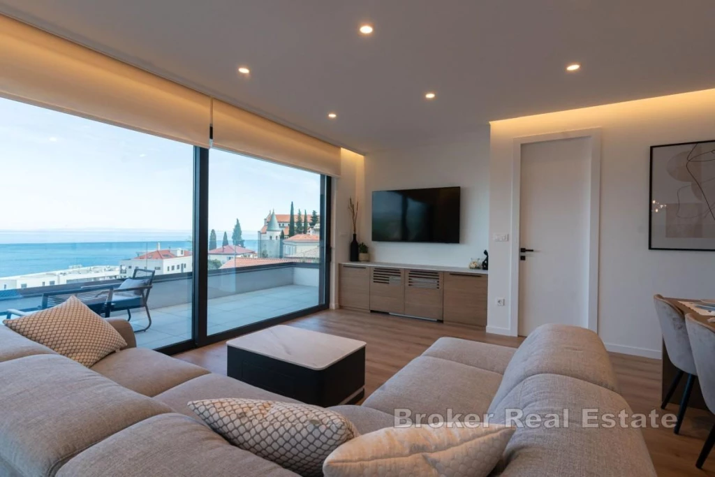 Modern apartment with sea view in a new building