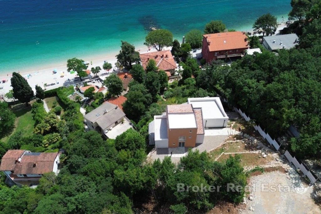 Modern villa near the sea