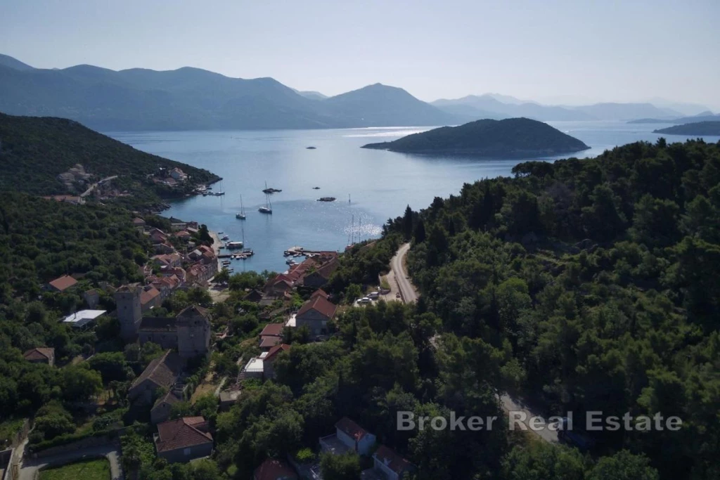 Building land in an attractive location