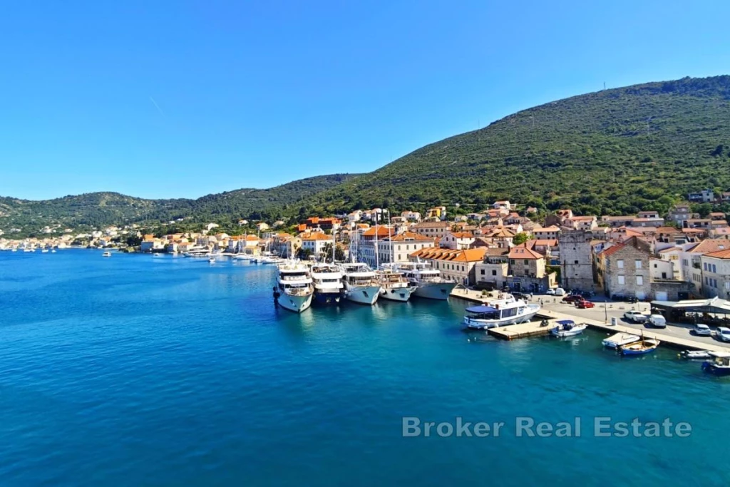 Building plot with sea view